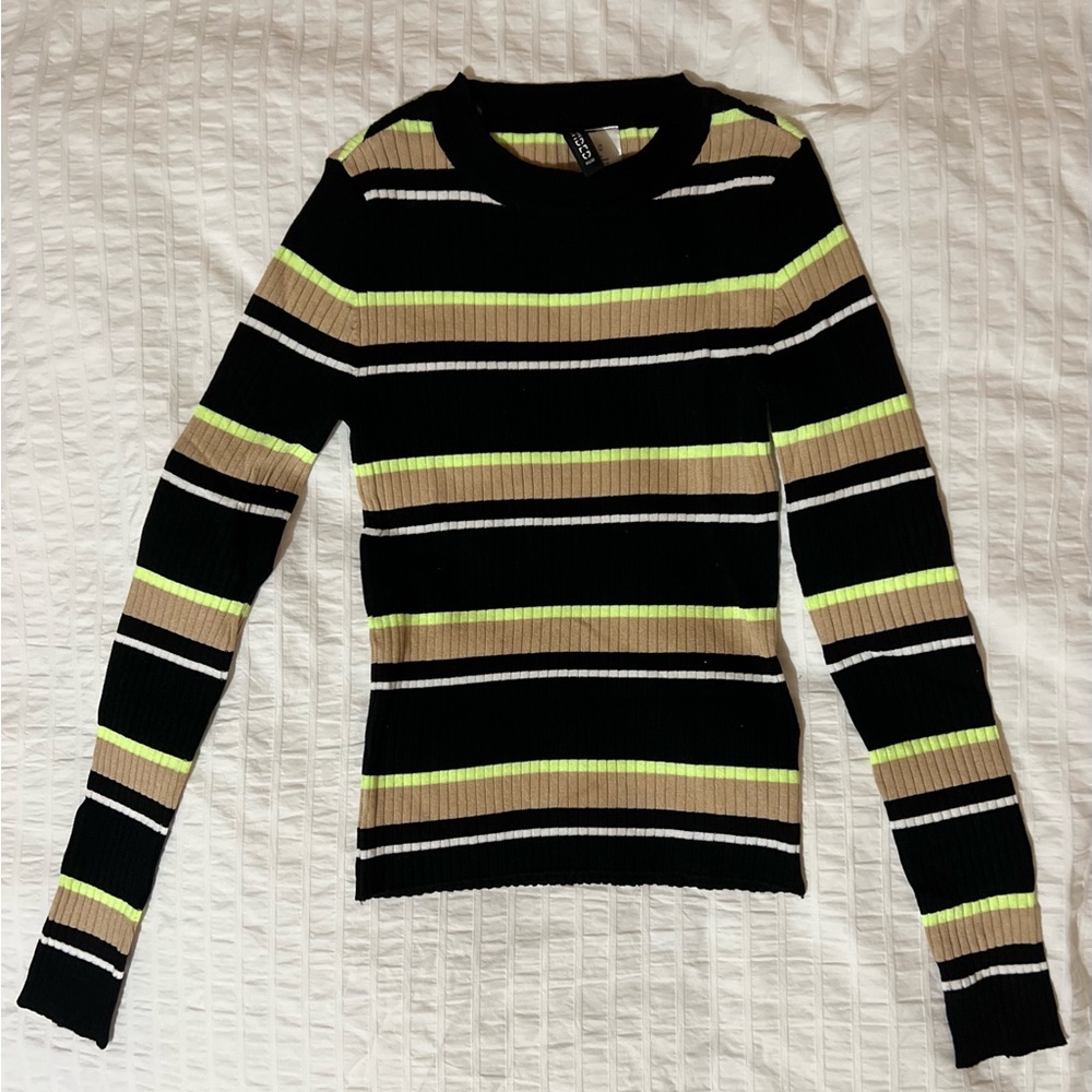 H&M
ribbed long sleeve top